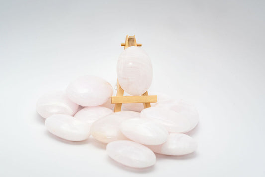 Mangano Calcite Palm Stones
